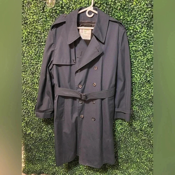 NWOT Vintage London Fog Trench Coat with Removable Insert - Size 44 Regular